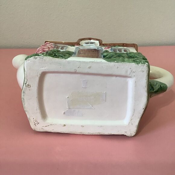 Vintage Retro Kitsch Cottagecore Novelty Mini Ceramic Cottage Shaped Teapot - Picture 8 of 8